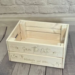 Präsentkorb, Hochzeit, Safe the Date, Hochzeitsgeschenk mit persönlicher Wunschgravur