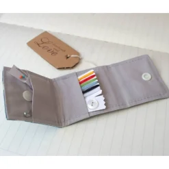 Reisenähset EUKALYPTUS Reiseetui Nadelmäppchen Nadeletui Urlaub Reisen nachhaltig Geschenk Geburtstag Blau Grau Blätter