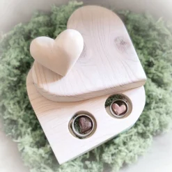 Ringbox aus Holz in Herzform – personalisierbar mit Gravur – schlichte, romantische Alternative zum Ringkissen