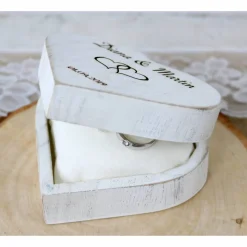 RINGBOX aus HOLZ Vintage Herz Ringkissen Shabby Chic Weiß + GRAVUR Rustikale Hochzeit Ringkästchen für Eheringe Ringschatulle Personalisiert