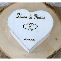 RINGBOX aus HOLZ Vintage Herz Ringkissen Shabby Chic Weiß + GRAVUR Rustikale Hochzeit Ringkästchen für Eheringe Ringschatulle Personalisiert