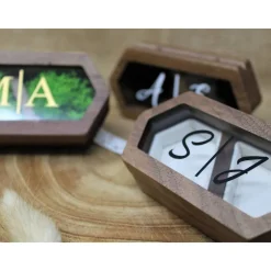 Ringbox personalisiert mit Initialen in Holzoptik und Sichtfenster /// Verlobung| Hochzeit| Ringe| Aufbewahrung| Beschri