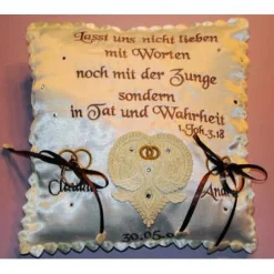 Ringkissen bestickt  sehr romantisch, da freut ...