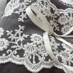 Ringkissen mit Spitze I Vintage Trägerkissen personalisiert mit Namen und Datum I Geschenkidee Hochzeit