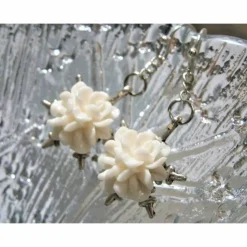 Romantische Ohrringe silberfarben mit creme weißer Blüte Brautschmuck vintage wedding