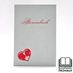 Romantisches Stammbuch Standardformat Herz mit küssendem Brautpaar