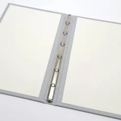 Romantisches Stammbuch Standardformat Herz mit küssendem Brautpaar