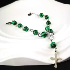 Rosenkranz-Armband aus Edelstahl mit Malachitperlen – Spiritualität & Stil vereint