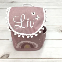 Rucksack mit Namen, mit Schmetterling, Umhängetasche, Rucksack mit Regenbogen, altrosa dunkel, weiß bestickt,  Kindergar