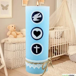 Rustic Geburtskerze personalisierbar hellblau mit Taube, Herz und Kachel und Klöppelspitze, Geschenk Geburt Jungen