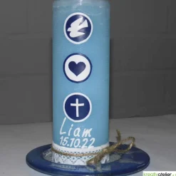 Rustic Geburtskerze personalisierbar hellblau mit Taube, Herz und Kachel und Klöppelspitze, Geschenk Geburt Jungen