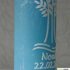 Rustic Taufkerze hellblau mit weißem Lebensbaum, Rustik-Taufkerze personalisiert, Taufe Jungen, Echtwachsverzierung