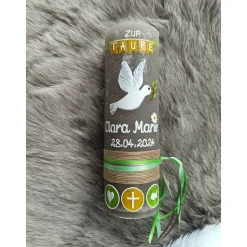 RUSTICA, Rustikal, Taufkerze, Friedenstaube, Taube, Margerite Blume, Mädchen, Junge, grün - gelb, Wachsbeschriftung, Far