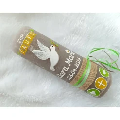 RUSTICA, Rustikal, Taufkerze, Friedenstaube, Taube, Margerite Blume, Mädchen, Junge, grün - gelb, Wachsbeschriftung, Far