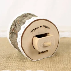 Rustikale RINGBOX aus einem BAUMSTAMM + GRAVUR personalisiert für Trauringe Vintage Holz Ringkästchen Hochzeit Ringkissen Natur Alternative