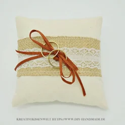 Rustikales Hochzeit Ringkissen aus Jute und Spitze – Handgemachtes Unikat, 13 cm x 13 cm