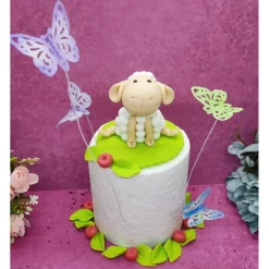 Schaf Tortenfigur aus Fondant als Tortendekoration für Motivtorten
