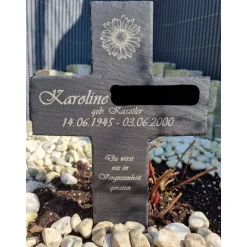 Schieferkreuz 30x20cm personalisiert mit Wunschgravur – Gedenkkreuz & Grabschmuck für Urnengrab, Baumgrab, Grabkreuz