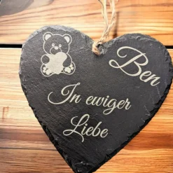 Schieferplatte Herz, Grabschmuck personalisiert, Gedenktafel, Bärchen mit Herz