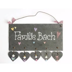 Schieferschild für Familien mit Name personalisiert, Türschild mit Herzanhänger. für die Vornamen, persönliche Aufmerksamkeit zu Umzug / Einzug, einzigartiges Haustürschild liebevoll handgemalt