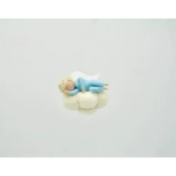 schlafendes Engelchen auf der Wolke