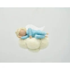 schlafendes Engelchen auf der Wolke