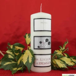 Schlichte Trauerkerze in elfenbein 