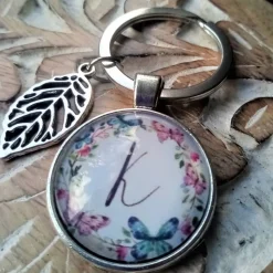 Schlüsselanhänger Buchstabe Cabochon silberfarbe Fassung 25mm mit Blatt Anhänger Geschenk für Sie