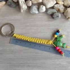 Schlüsselanhänger mit Kreuz, Fisch und bunten Perlen