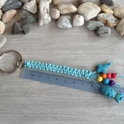 Schlüsselanhänger mit Kreuz, Fisch und bunten Perlen