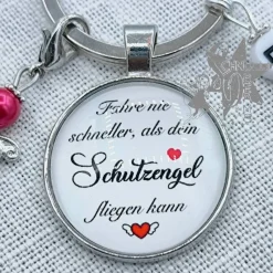 Schlüsselanhänger mit Name und Perlenengel - Fahre nie schneller, als Dein Schutzengel fliegen kann -