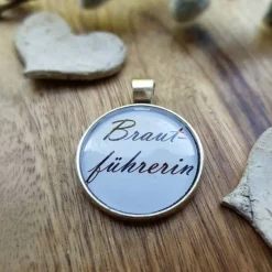 Schlüsselsanhänger Brautführerin oder BrautfühHochzeit schwarz weiß Cabochon silberfarbe Fassung 25mm lustiges Geschenk