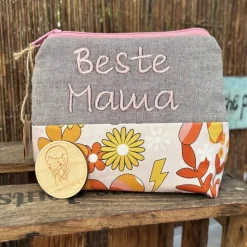 Schminktasche Beste Mama – Handgenähte Kosmetiktasche, Geschenk für Mama, bestickt, 18x15x6 cm