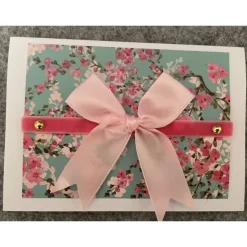 Schöne Karte, Blumen, mit Band/Schleife, Handarbeit mit Umschlag