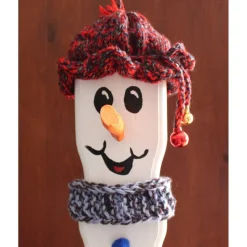 Schneemann SCOTTY SNOWMAN Figur aus recyceltem Holz Herbstdeko Weihnachtsdeko Künstlerfigur Winterdeko Geschenk