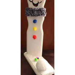 Schneemann SCOTTY SNOWMAN Figur aus recyceltem Holz Herbstdeko Weihnachtsdeko Künstlerfigur Winterdeko Geschenk