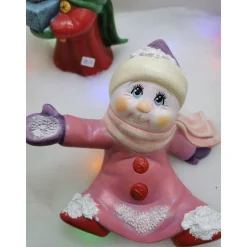 Schneemädchen liegend