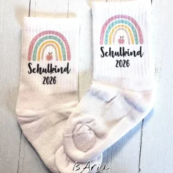 Schulkind Regenbogen Socken,Tennissocken, Personalisierbar, Strümpfe, Geschenkidee Einschulung