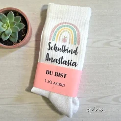 Schulkind Regenbogen Socken,Tennissocken, Personalisierbar, Strümpfe, Geschenkidee Einschulung