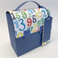 Schulranzen Schultasche aus Karton – Handgemachte Geschenkverpackung zur Einschulung (14,5 x 16 x 7,5 cm)