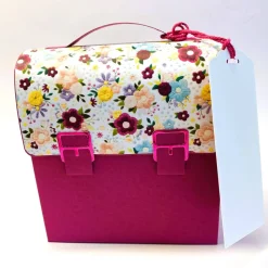 Schulranzen Schultasche aus Karton – Handgemachte Geschenkverpackung zur Einschulung (14,5 x 16 x 7,5 cm)