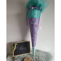 Schultüte aus Baumwolle mit 3D Schmetterlingen 70cm flieder/türkis