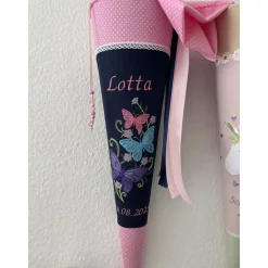 Schultüte aus Stoff bestickt mit Schmetterlingen, Namen und Datum 70cm Rohling