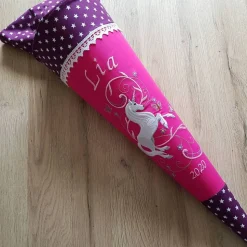Schultüte aus Stoff bestickt Einhorn mit Ranke, Namen und Datum 70cm Rohling