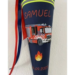 Schultüte aus Stoff bestickt mit Feuerwehrmotiv, mit Namen und Datum 70cm Rohling