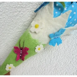 Schultüte gefilzt Filzschultüte mit Filzblumen und Schmetterlingen türkis