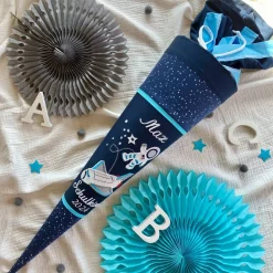 Schultüte passend zum Schulranzen step by step Sky Rocket Rico mit Namen & Papprohling 70 cm oder 85 cm, Galaxy, Weltall