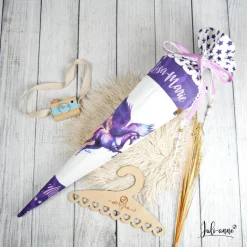 Schultüte Stoff mit Pegasus in Lila *personalisierbar und mit Kisseninlet