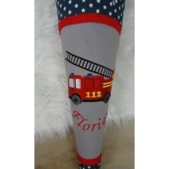 Schultüte, Zuckertüte, Feuerwehr auf Wunsch mit Namen und Einschulungstag bestickt  70 cm Länge