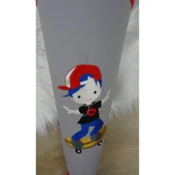 Schultüte, Zuckertüte, Skater auf Wunsch mit Namen und Einschulungstag bestickt  70 cm Länge